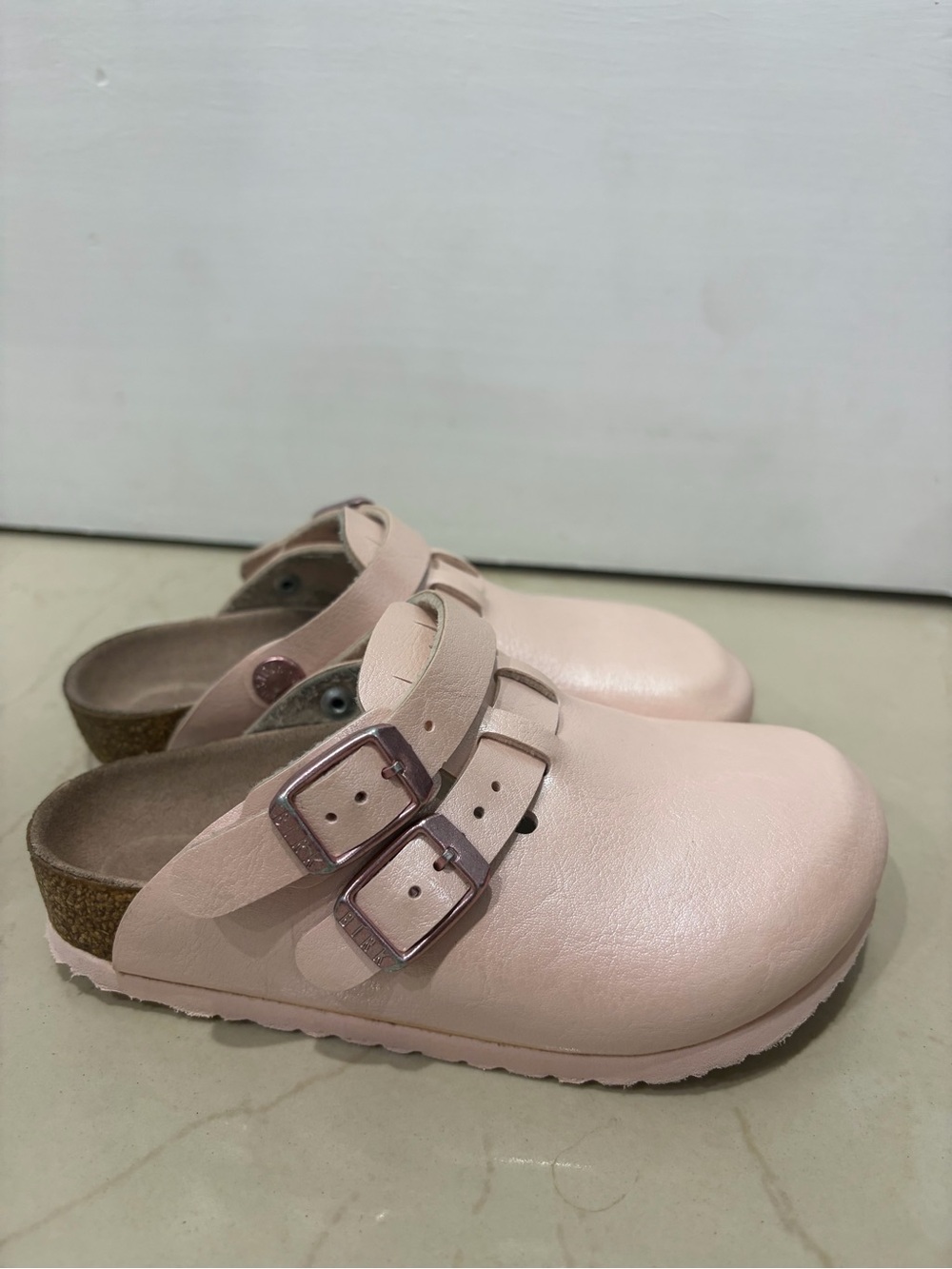 Birkenstock Kids Slip-On Clogs with Buckle Straps - Light Pearl Pink